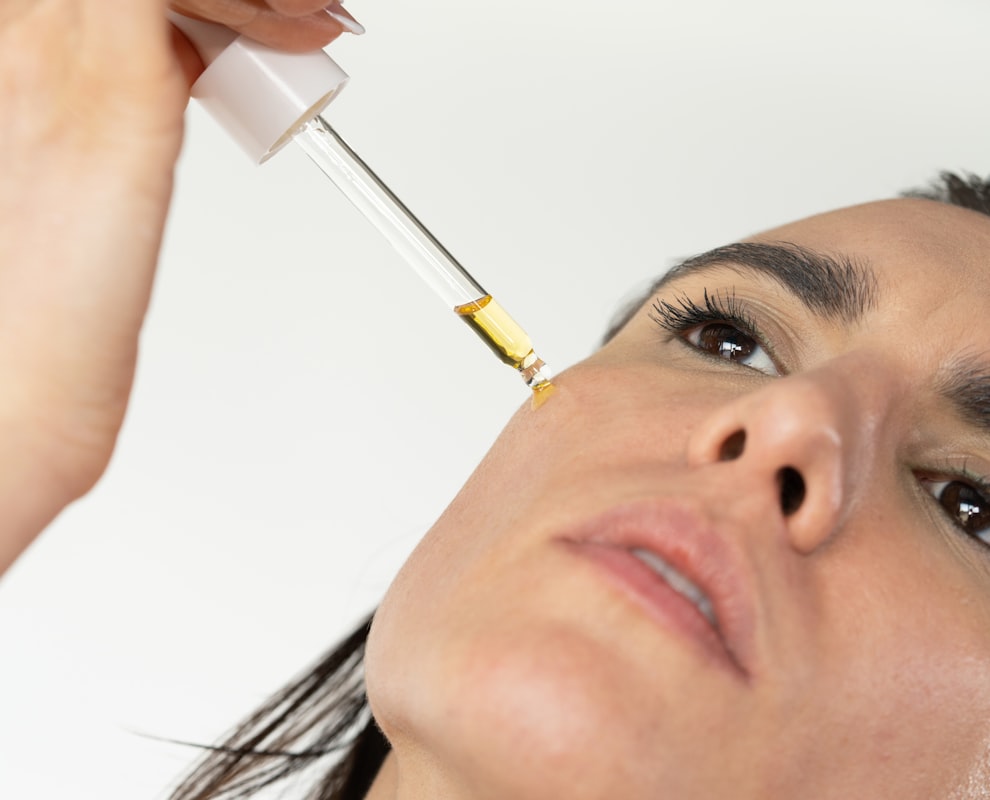 Pele mais firme e radiante após rotina de skincare